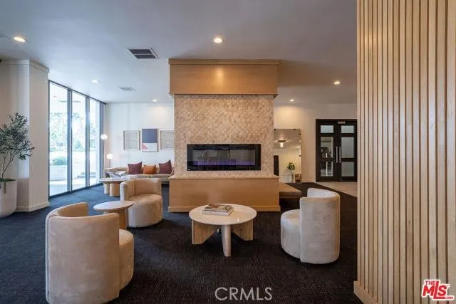 7135 Hollywood Boulevard #405 Hollywood, CA 90046