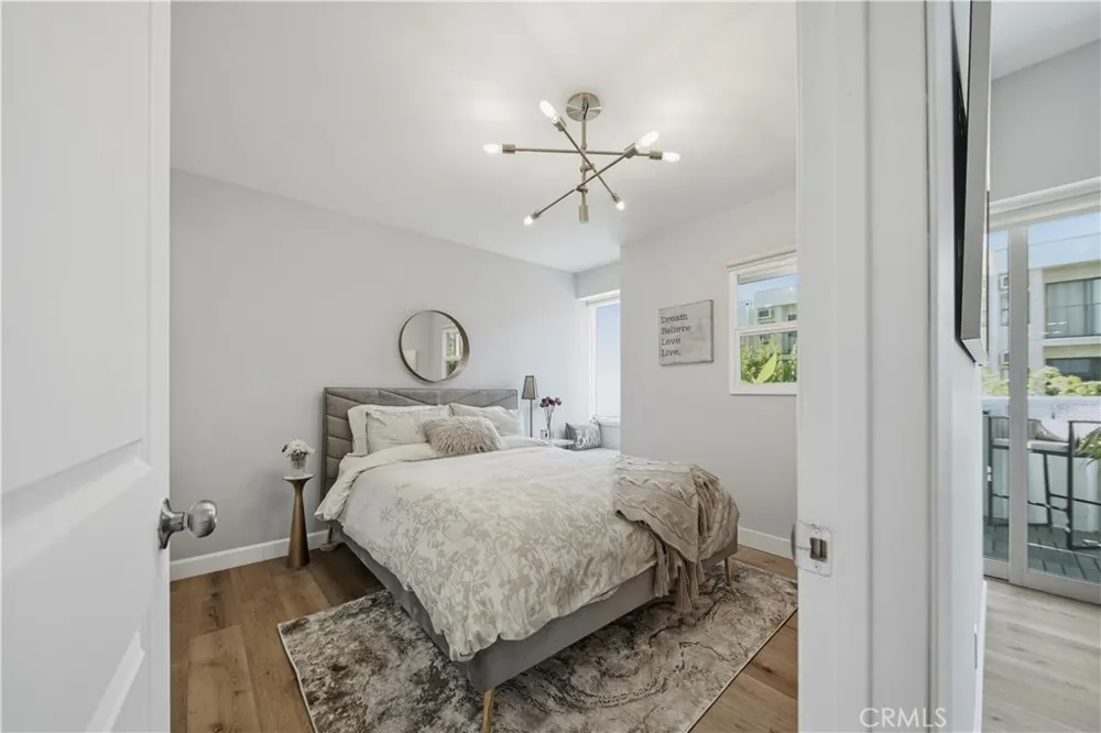 7135 Hollywood Boulevard #405 Hollywood, CA 90046