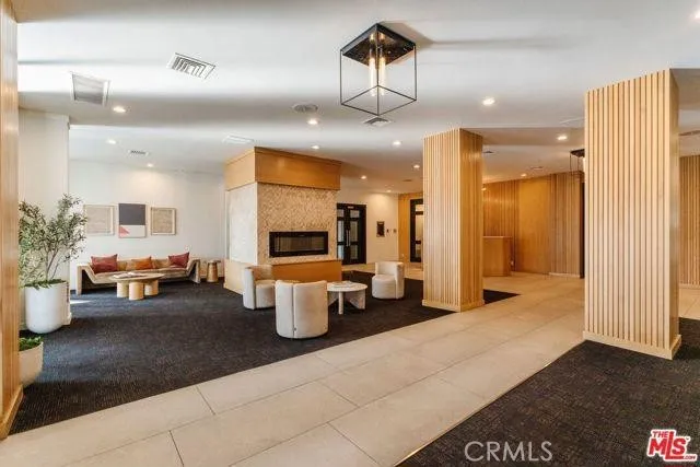 7135 Hollywood Boulevard #405 Hollywood, CA 90046