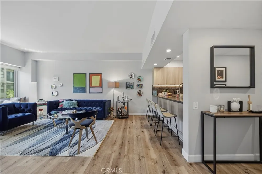 7135 Hollywood Boulevard #405 Hollywood, CA 90046