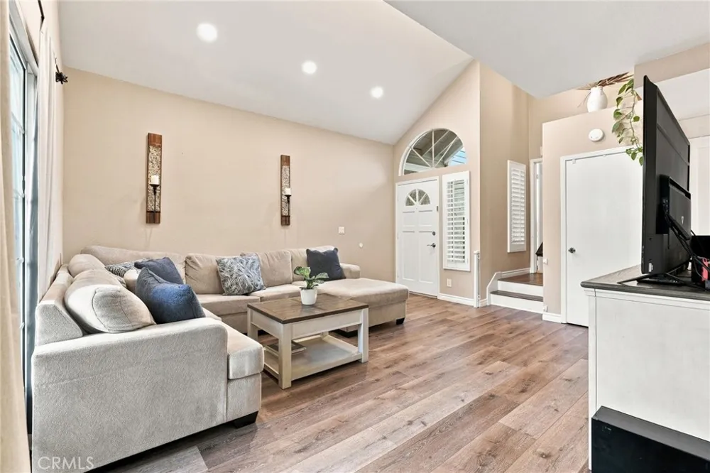 1842 Rory Lane #4 Simi Valley, CA 93063