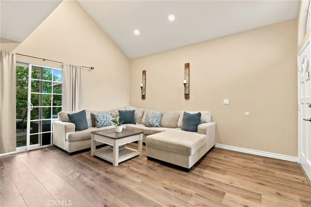 1842 Rory Lane #4 Simi Valley, CA 93063