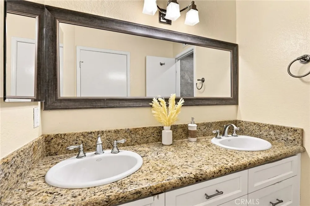 1842 Rory Lane #4 Simi Valley, CA 93063