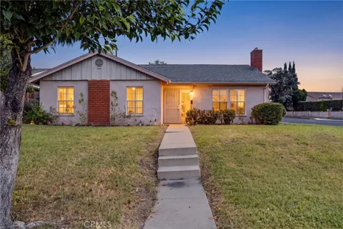 3205 E Point Cedar