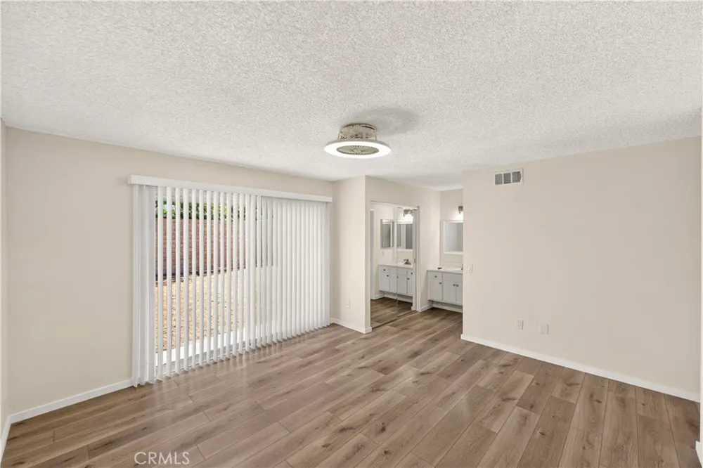 11440 Amigo Los Angeles, CA 91326