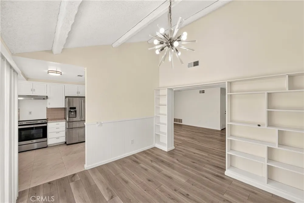 11440 Amigo Los Angeles, CA 91326