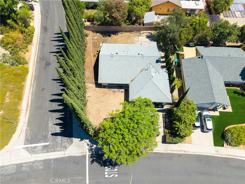 11440 Amigo Los Angeles, CA 91326