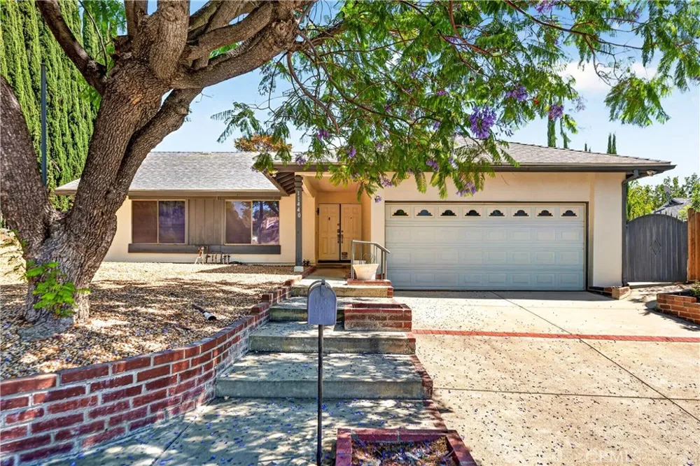 11440 Amigo Los Angeles, CA 91326