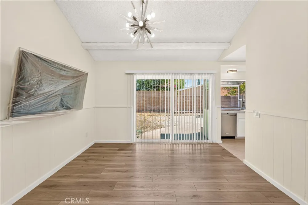 11440 Amigo Los Angeles, CA 91326