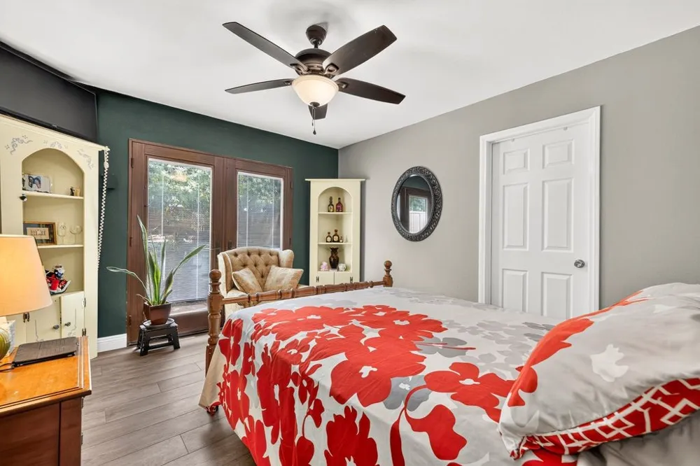 27730 Sutters Pointe Saugus, CA 91350