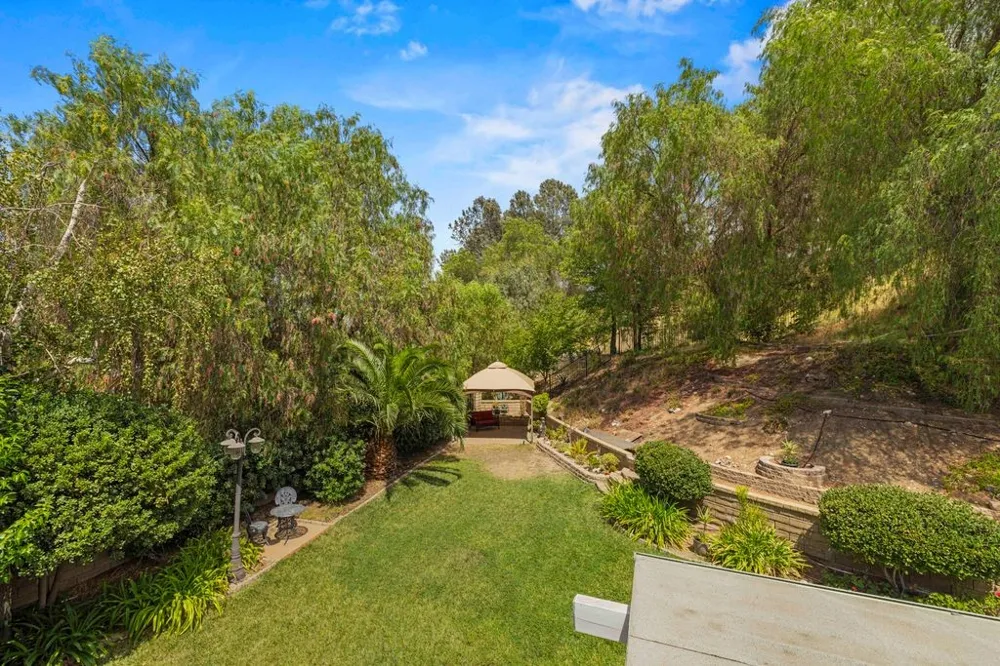 27730 Sutters Pointe Saugus, CA 91350