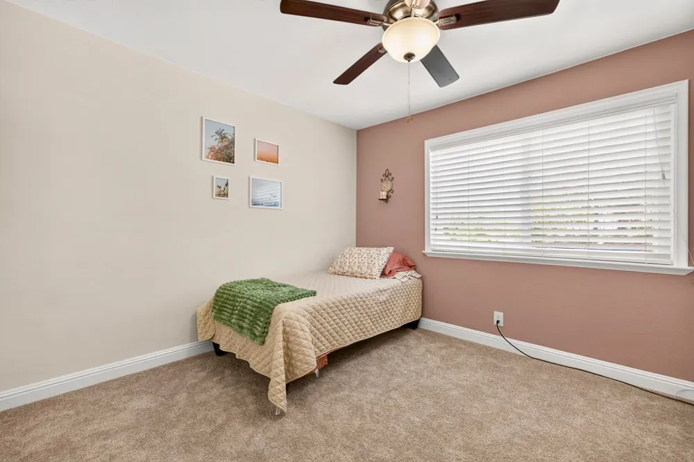 27730 Sutters Pointe Saugus, CA 91350