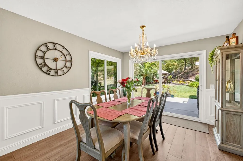 27730 Sutters Pointe Saugus, CA 91350