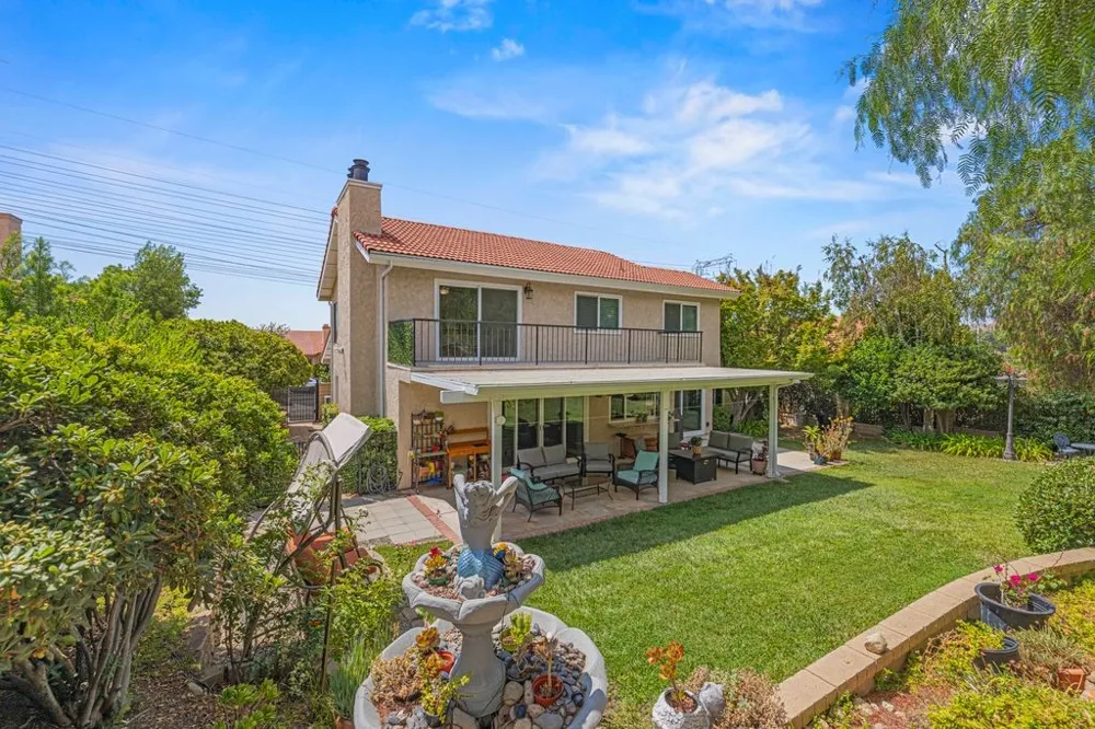 27730 Sutters Pointe Saugus, CA 91350