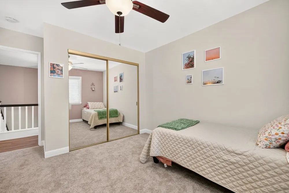 27730 Sutters Pointe Saugus, CA 91350