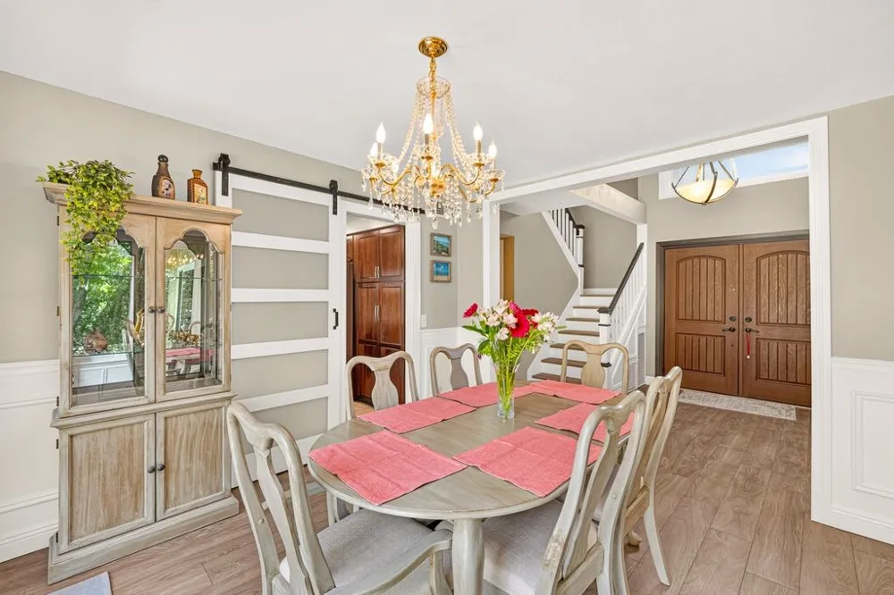 27730 Sutters Pointe Saugus, CA 91350