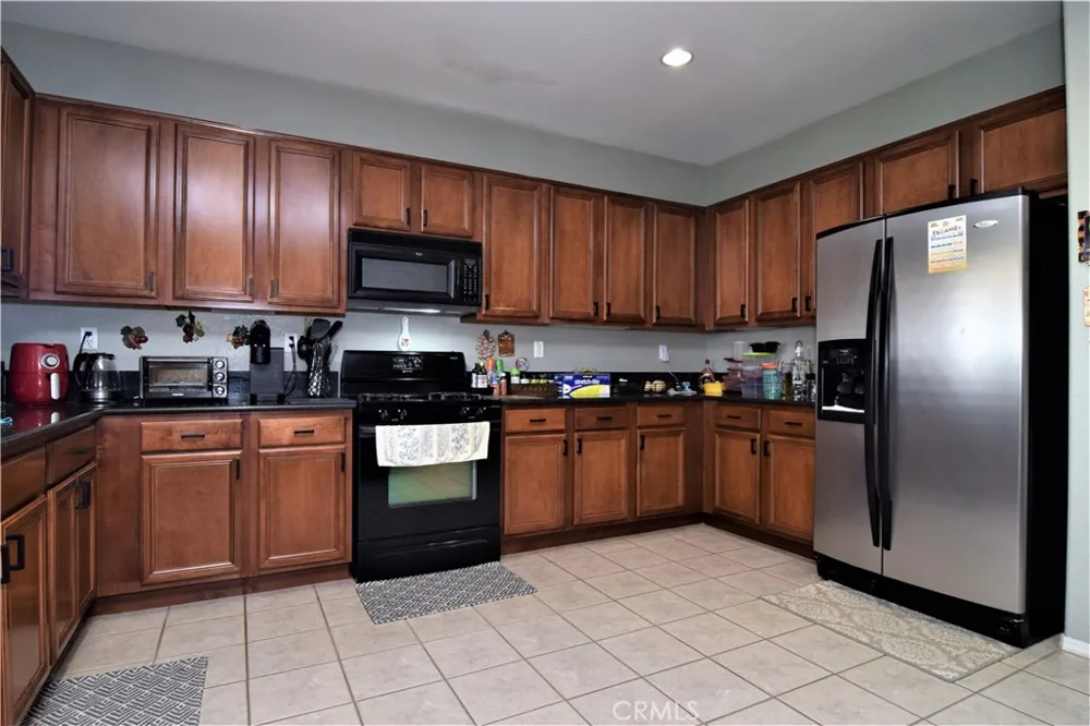 2821 E Avenue J4 Lancaster, CA 93535