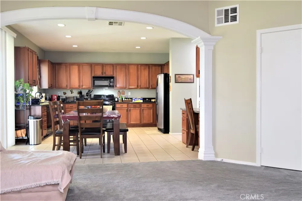 2821 E Avenue J4 Lancaster, CA 93535