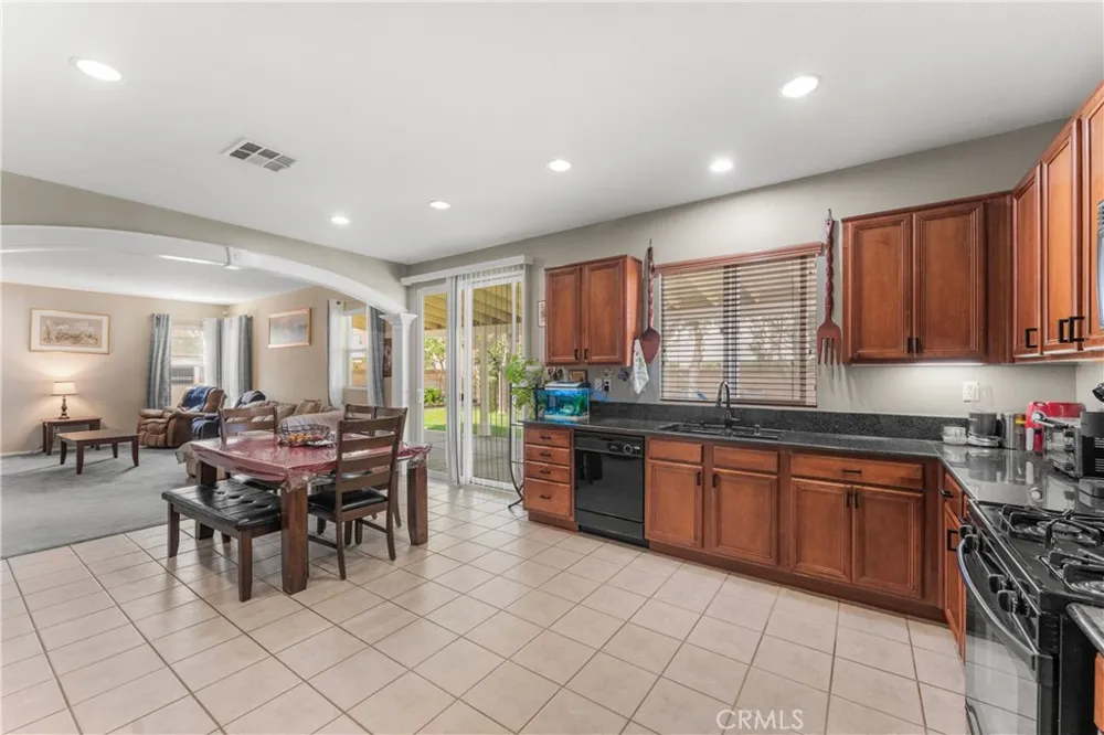 2821 E Avenue J4 Lancaster, CA 93535