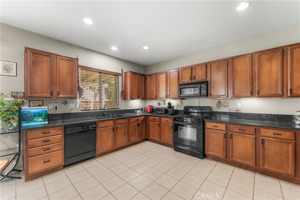 2821 E Avenue J4 Lancaster, CA 93535