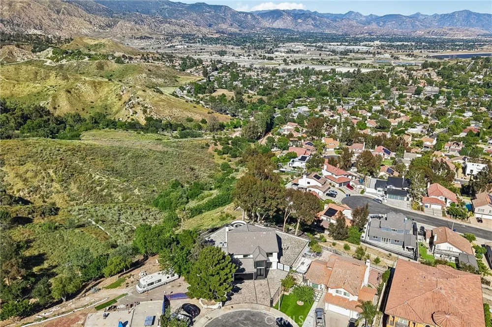 13042 Jolette Avenue Granada Hills, CA 91344