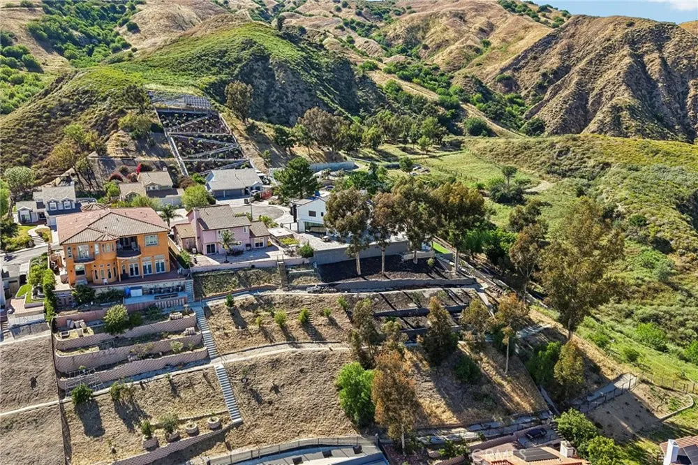13042 Jolette Avenue Granada Hills, CA 91344