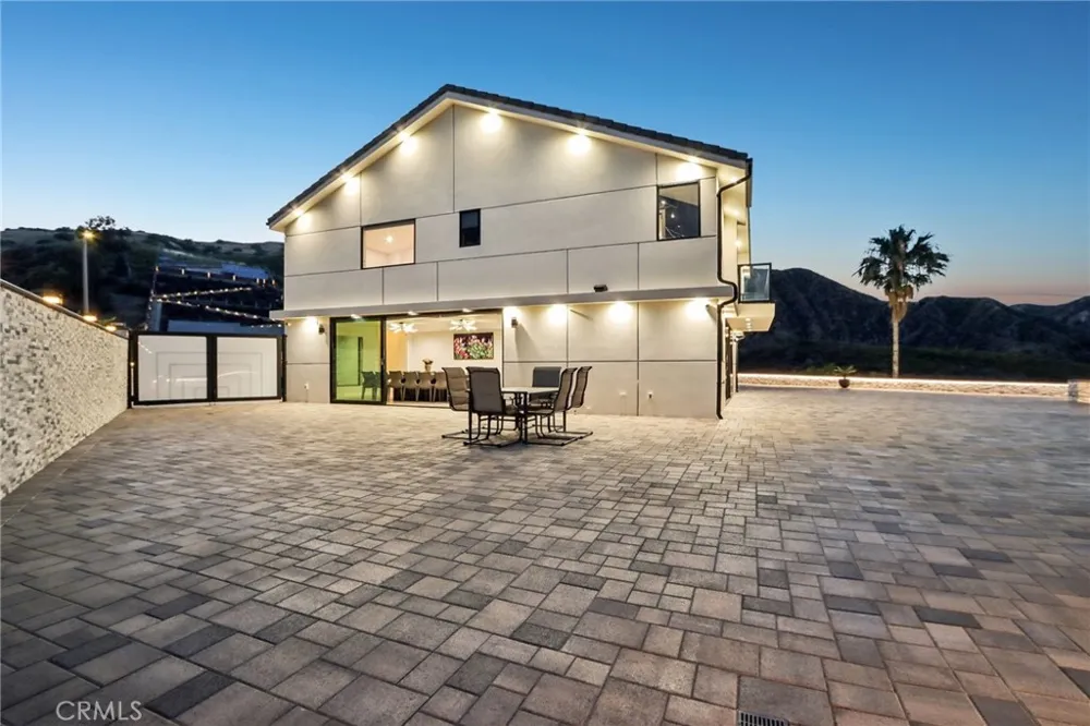 13042 Jolette Avenue Granada Hills, CA 91344