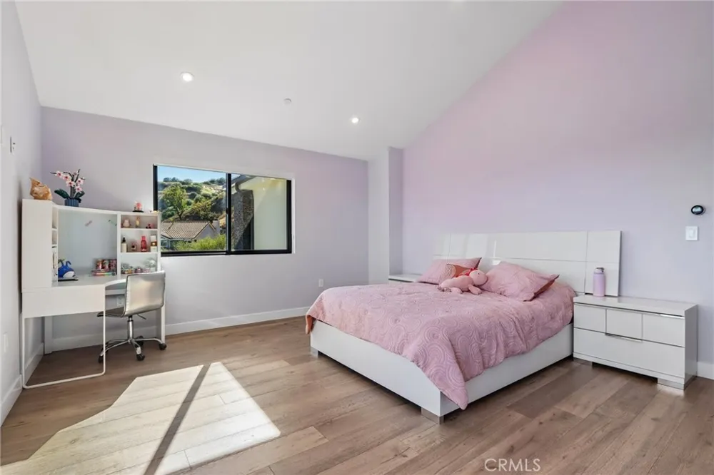13042 Jolette Avenue Granada Hills, CA 91344
