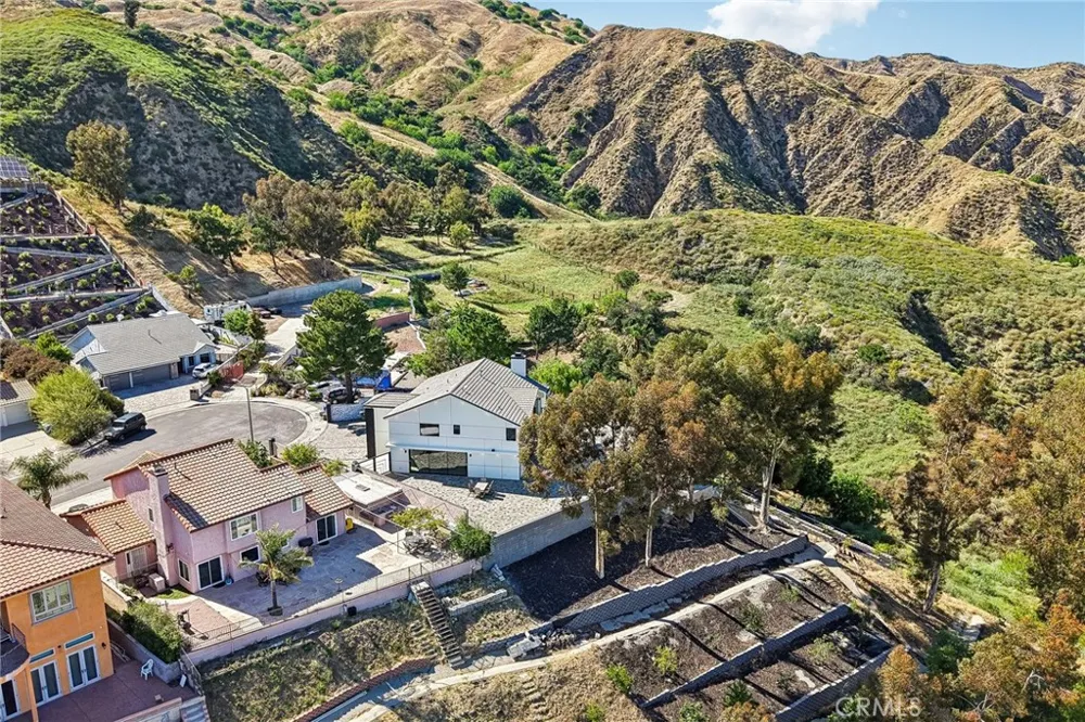 13042 Jolette Avenue Granada Hills, CA 91344