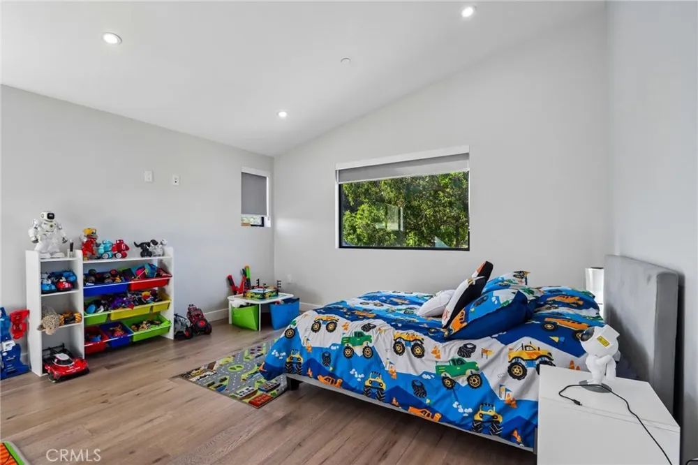 13042 Jolette Avenue Granada Hills, CA 91344