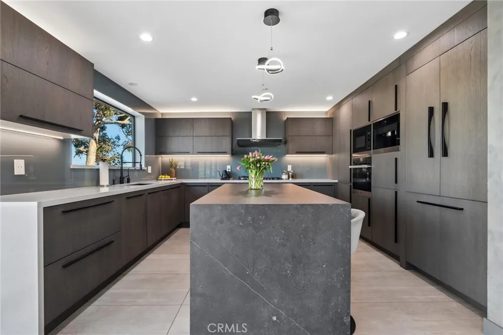 13042 Jolette Avenue Granada Hills, CA 91344
