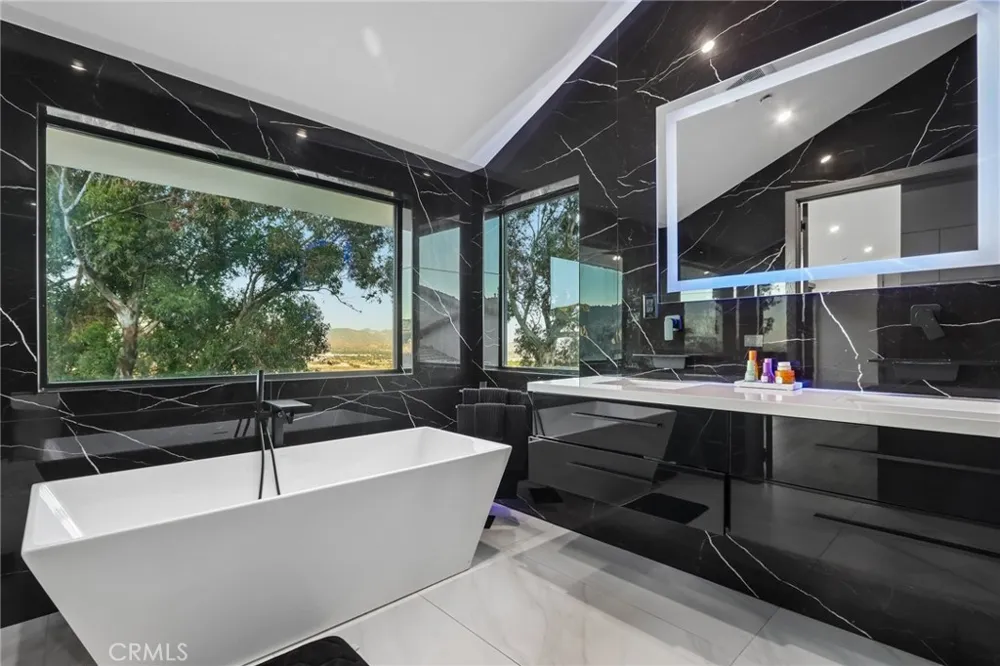 13042 Jolette Avenue Granada Hills, CA 91344