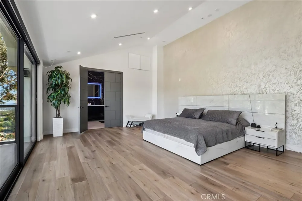 13042 Jolette Avenue Granada Hills, CA 91344