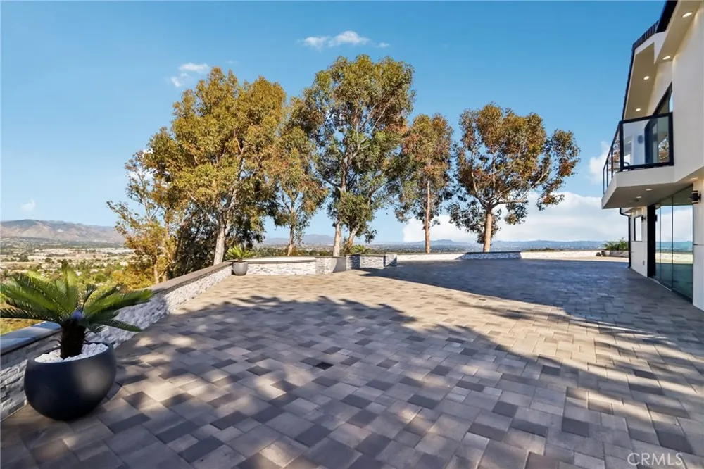 13042 Jolette Avenue Granada Hills, CA 91344