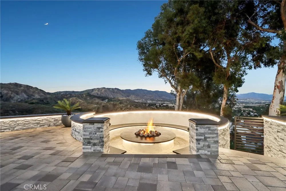13042 Jolette Avenue Granada Hills, CA 91344