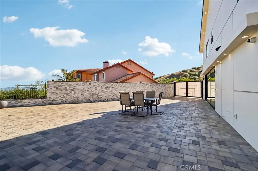 13042 Jolette Avenue Granada Hills, CA 91344