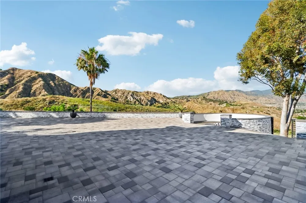 13042 Jolette Avenue Granada Hills, CA 91344
