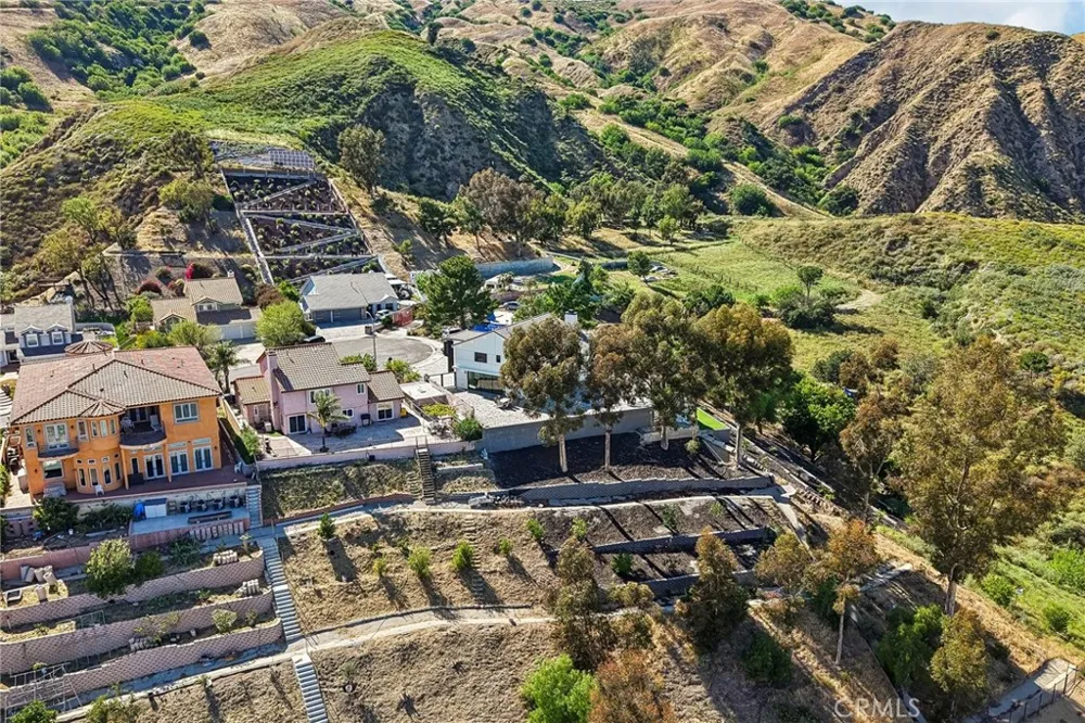 13042 Jolette Avenue Granada Hills, CA 91344