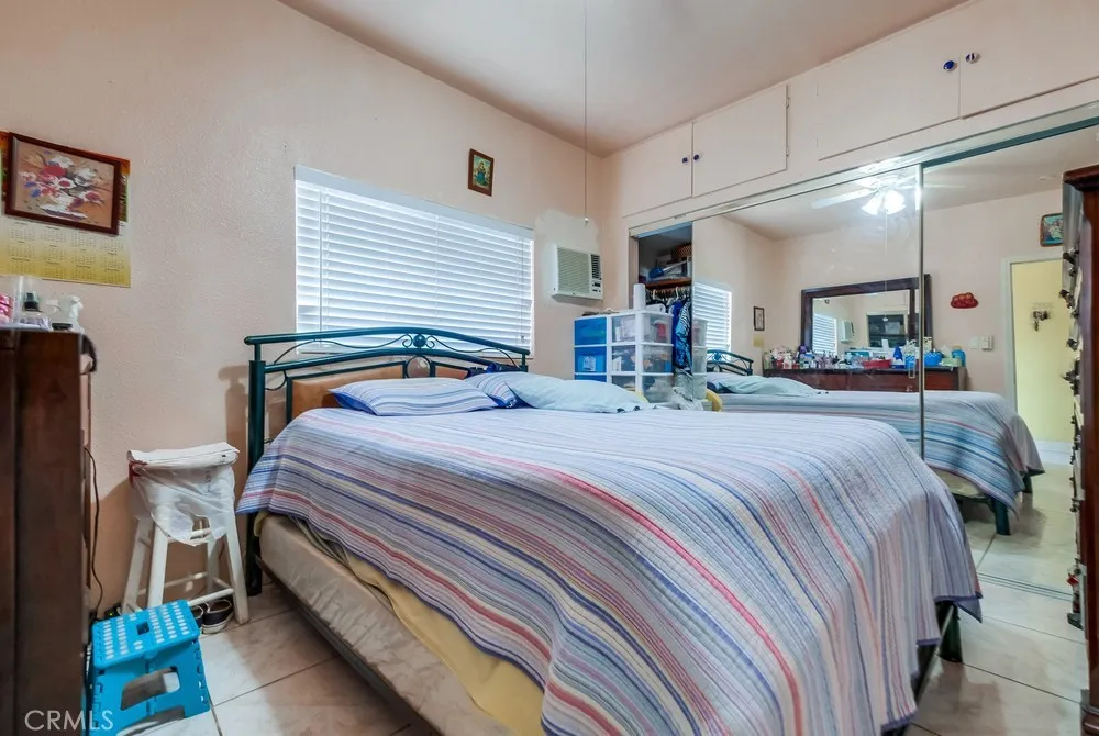 2663 Loosmore Los Angeles, CA 90065