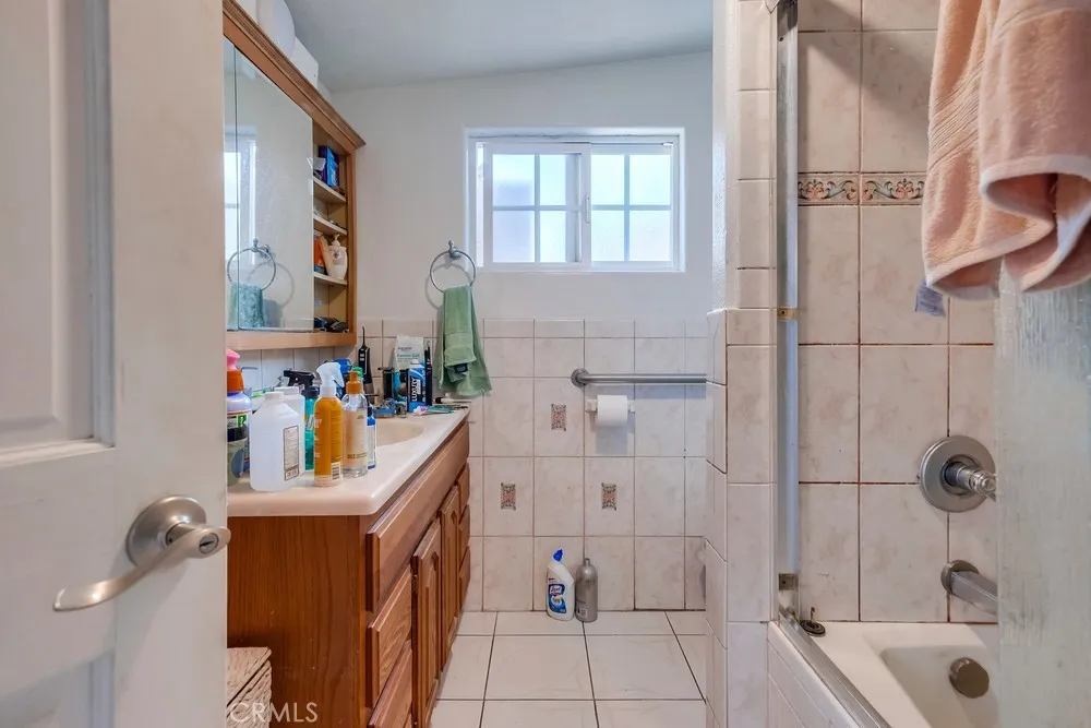 2663 Loosmore Los Angeles, CA 90065