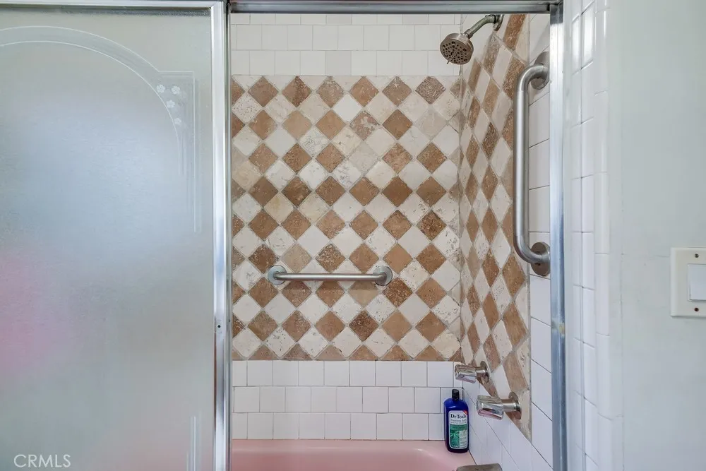 2663 Loosmore Los Angeles, CA 90065