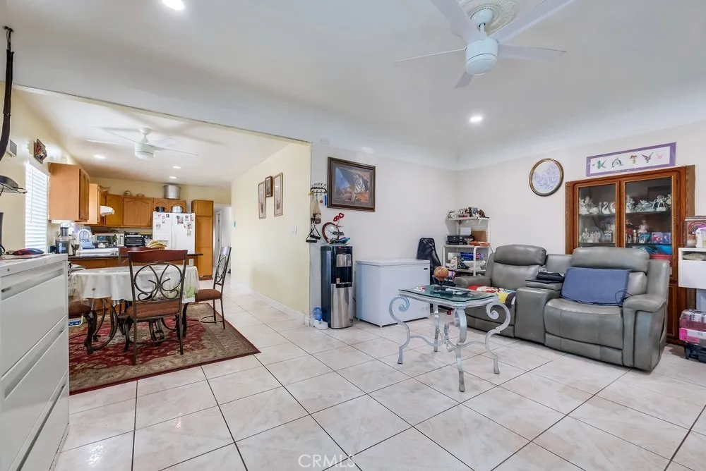 2663 Loosmore Los Angeles, CA 90065
