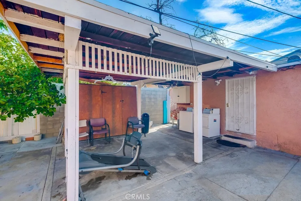 2663 Loosmore Los Angeles, CA 90065