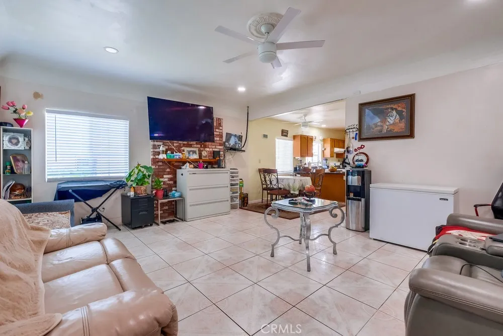 2663 Loosmore Los Angeles, CA 90065