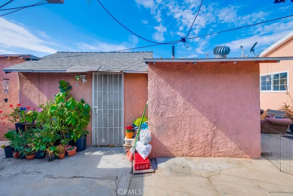 2663 Loosmore Los Angeles, CA 90065