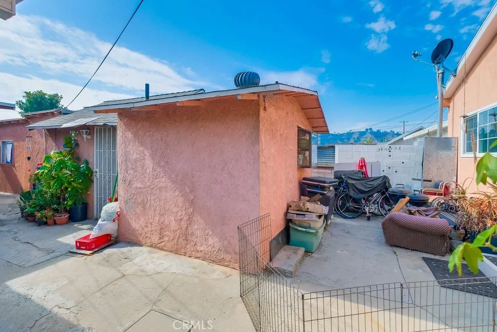 2663 Loosmore Los Angeles, CA 90065