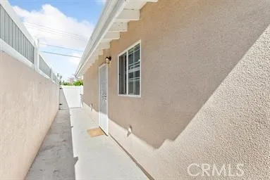 23021 Saticoy West Hills, CA 91304