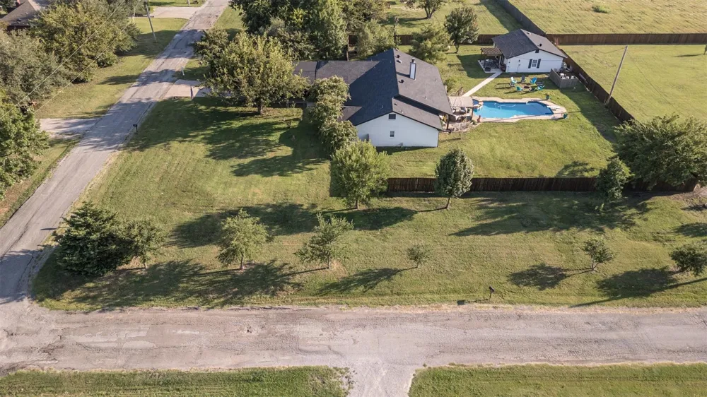 511 S Sulphur Street Leonard, TX 75452