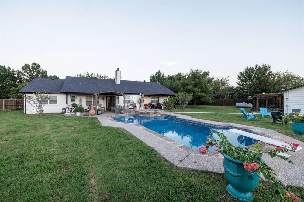 511 S Sulphur Street Leonard, TX 75452