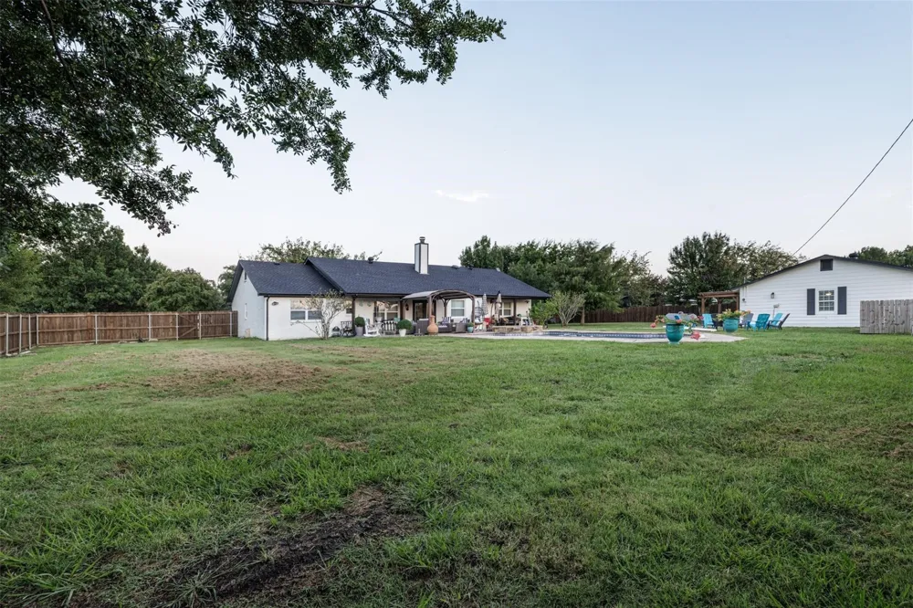 511 S Sulphur Street Leonard, TX 75452